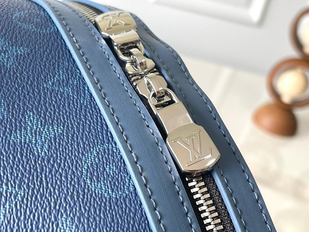 Stylish Blue Leather Backpack – Limited Edition