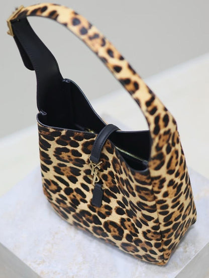 Alma Leather Shoulder Bag
