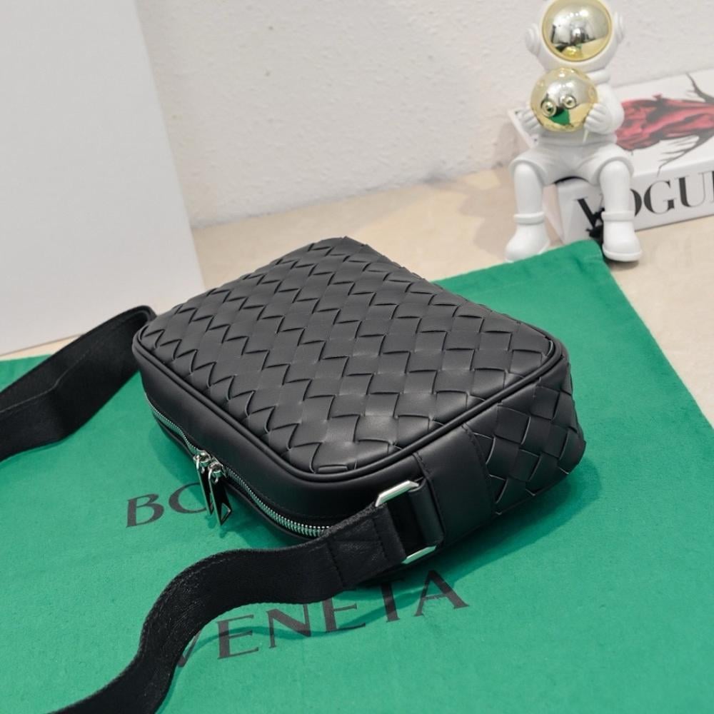 Elegant Premium Woven Leather Shoulder Bag