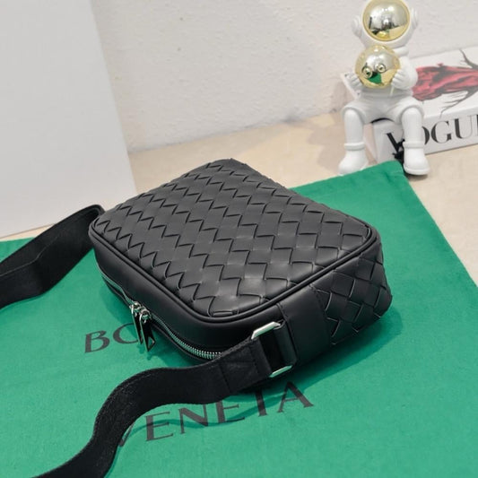 Elegant Premium Woven Leather Shoulder Bag