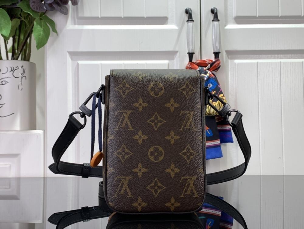 Elegant Shoulder Bag