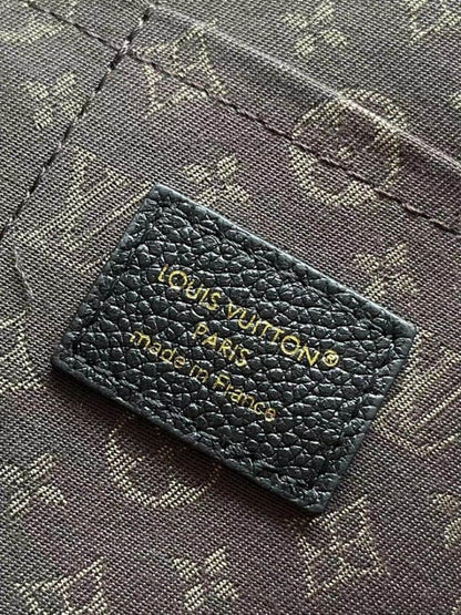 Modern Quilted Calfskin Crossbody Bag – Limited Edition