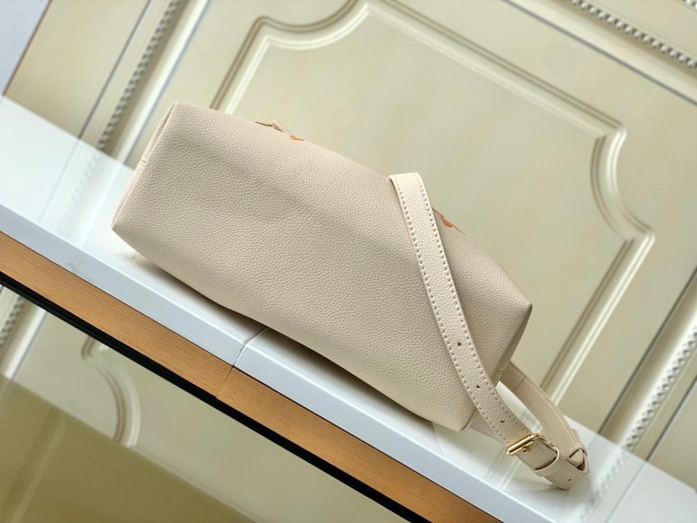 Modern Italian-Inspired Leather Shoulder Bag