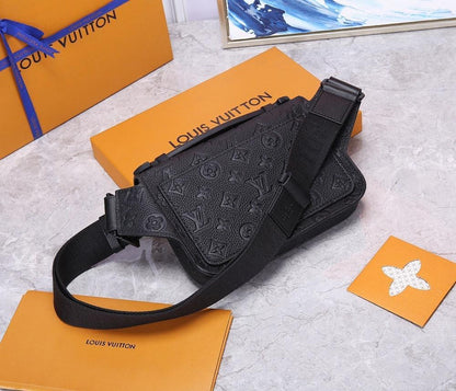Italian-Inspired Elegant Black Leather Shoulder Bag