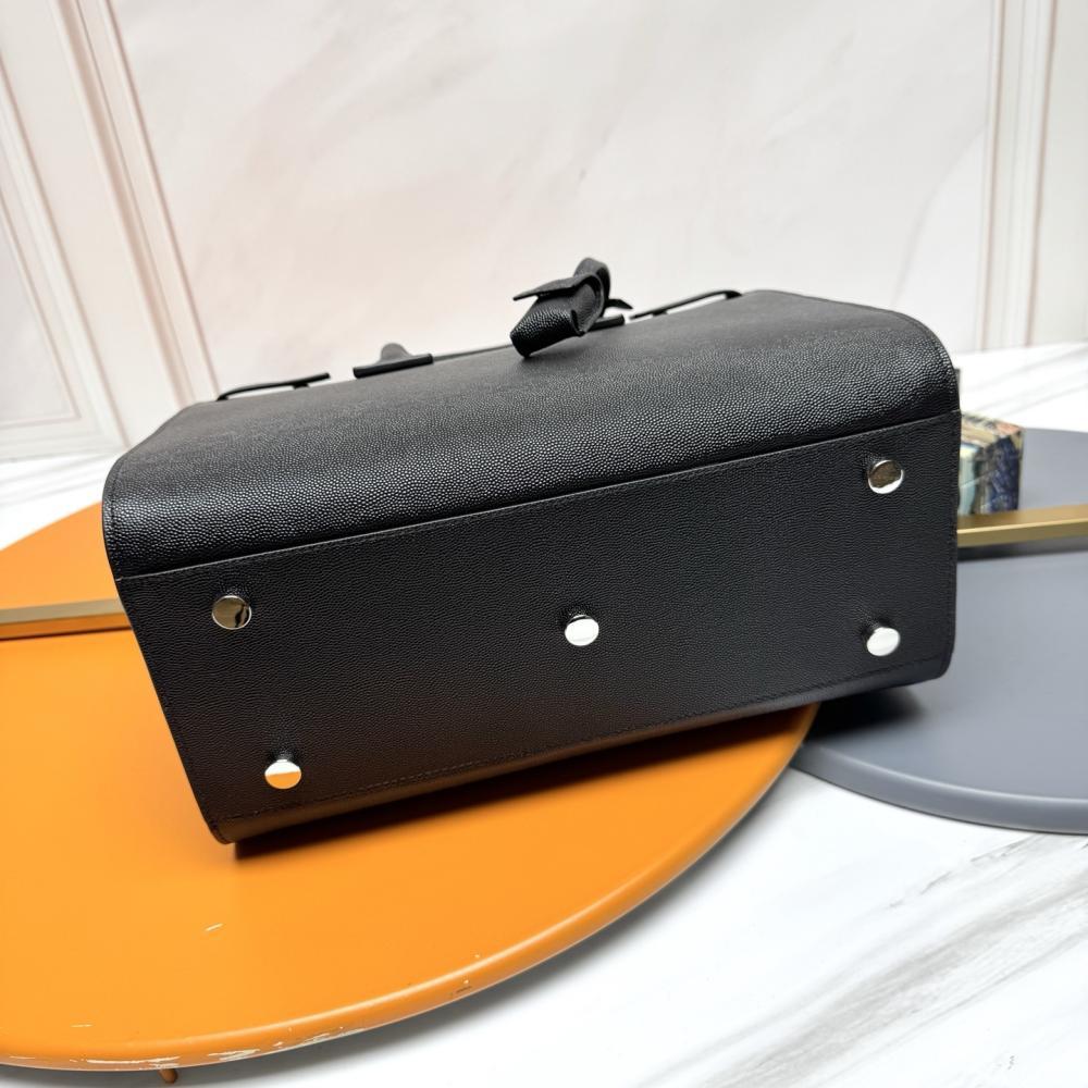 Classic Shoulder Bag