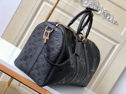 Classic Refined Leather Shoulder Bag