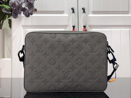 Elegant Crossbody Bag