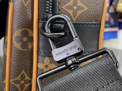 Classic Shoulder Bag