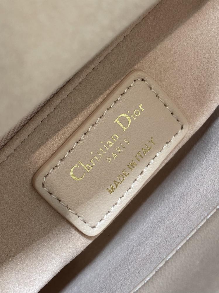 Elegant Leather Top Handle Bag