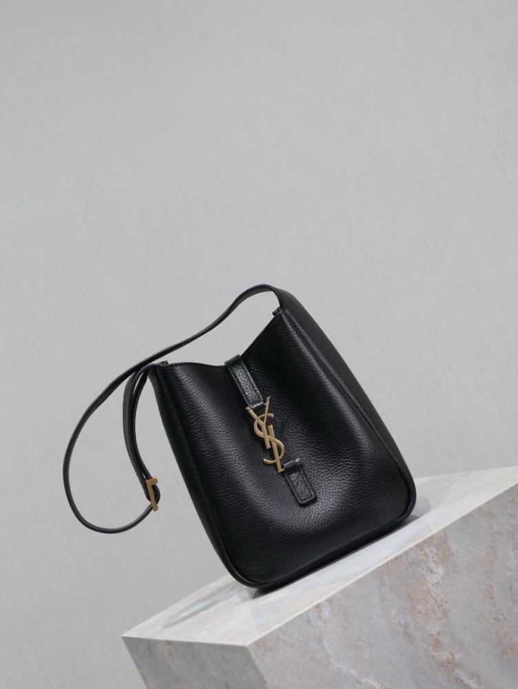 Alma Leather Shoulder Bag