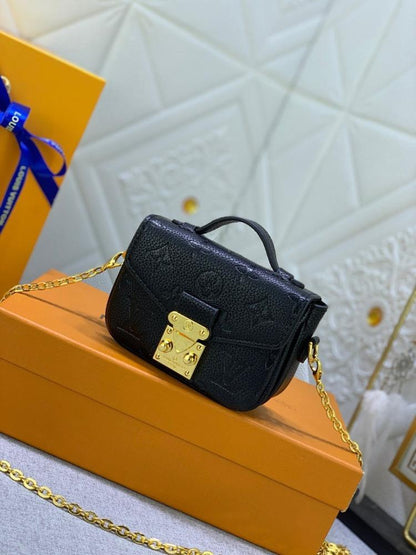 Modern Stylish Leather Crossbody Bag