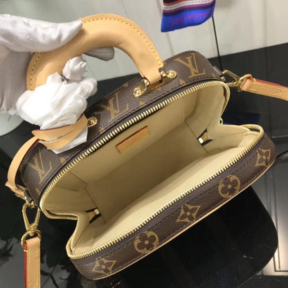 Classic Shoulder Bag