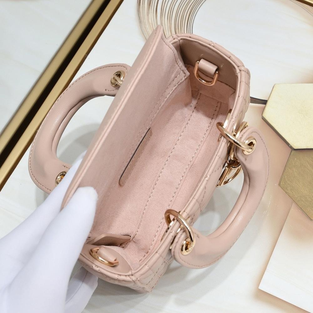 Luxury Stylish Leather Shoulder Bag – Special Edition