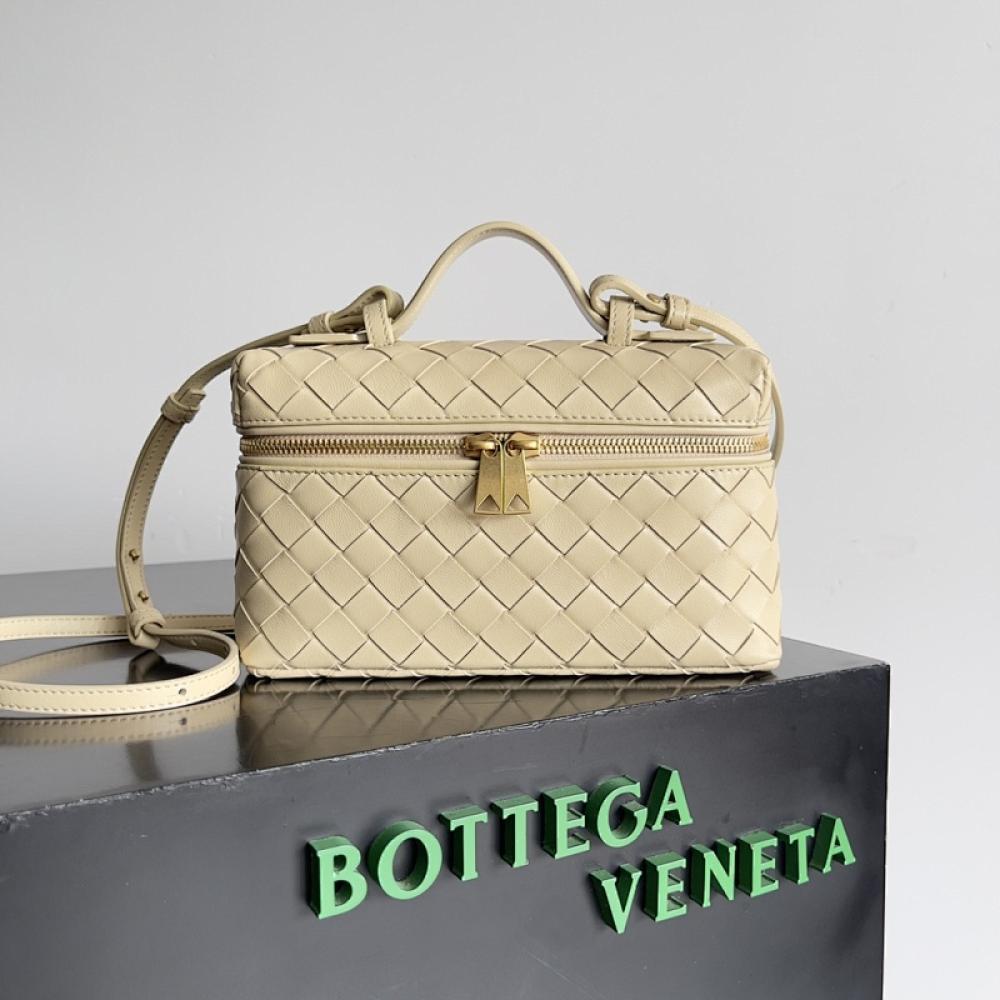 Elegant Shoulder Bag