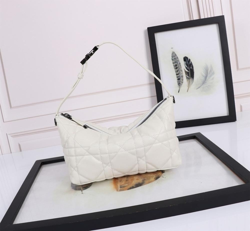 Luxury Refined Embroidered Shoulder Bag