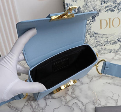 Stylish Shoulder Bag – Limited Edition