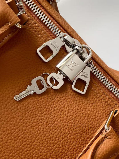 Elegant Leather Travel Bag