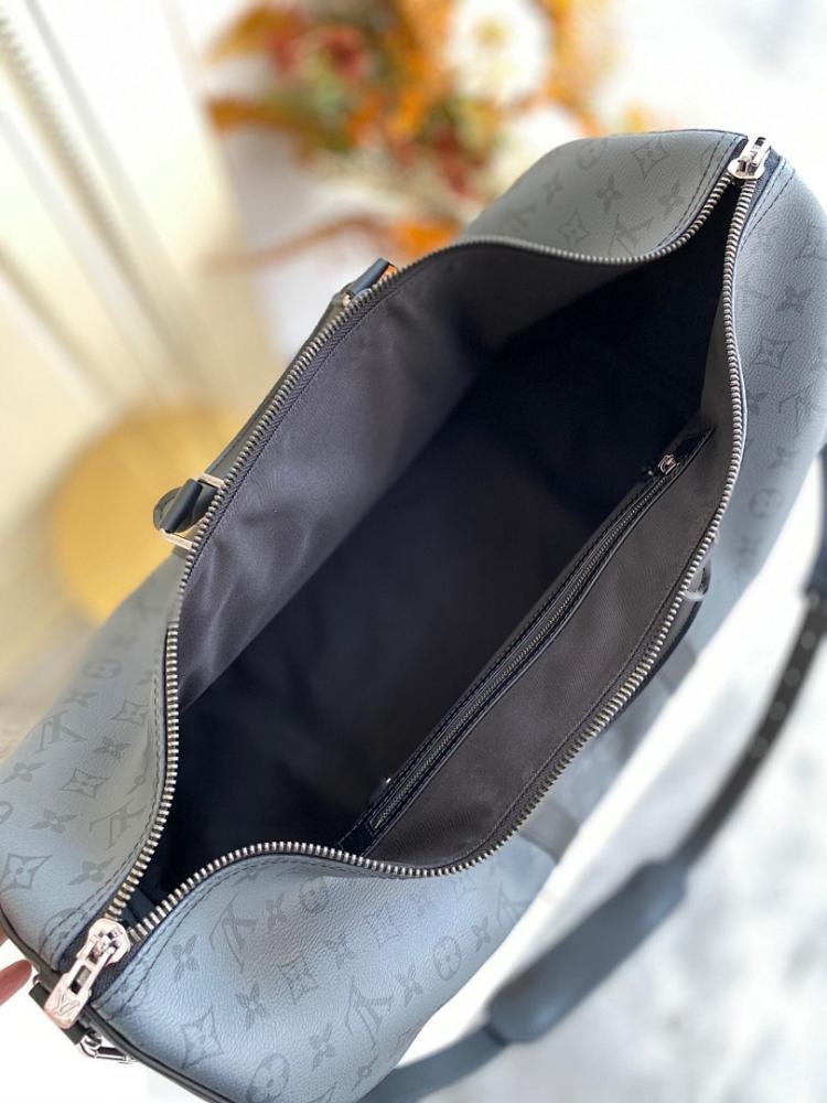 Stylish Refined Black Shoulder Bag