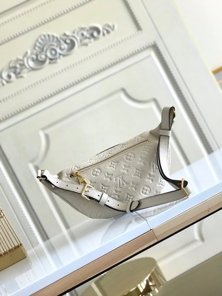 Classic Refined Crossbody Bag
