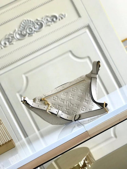 Classic Refined Crossbody Bag