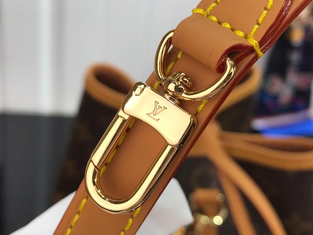 Classic Elegant Shoulder Bag