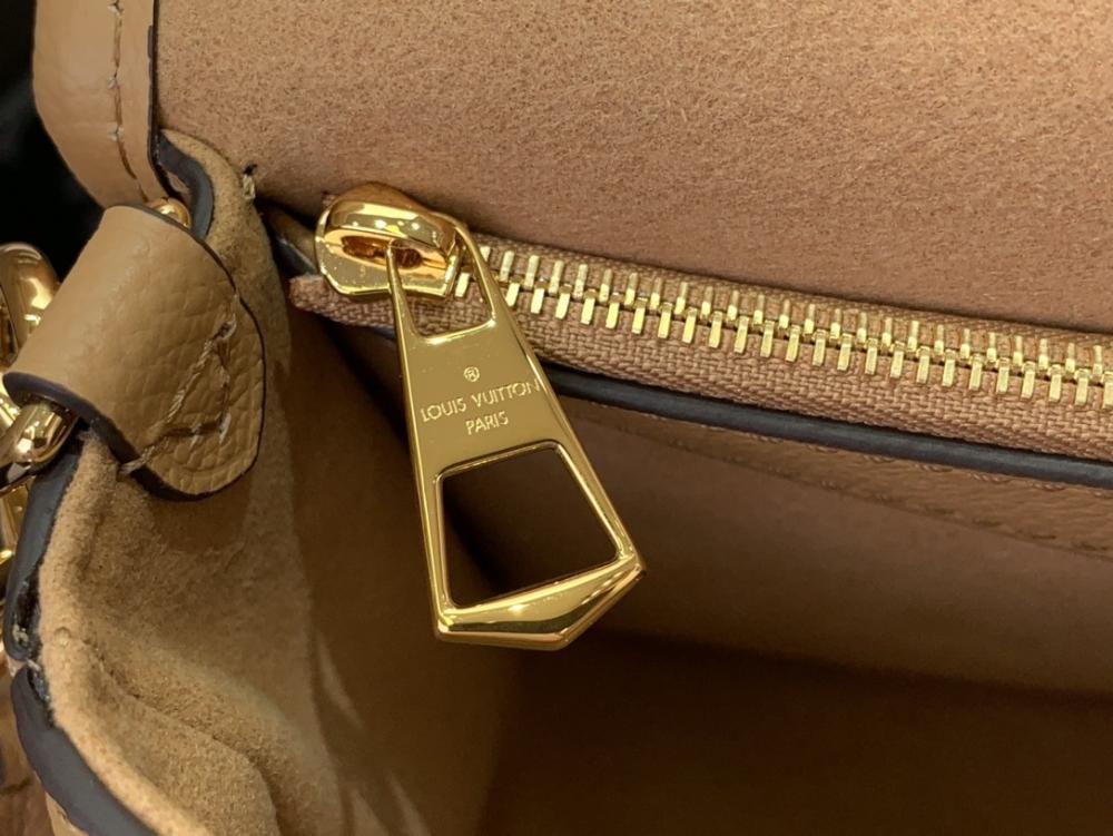 Classic Shoulder Bag