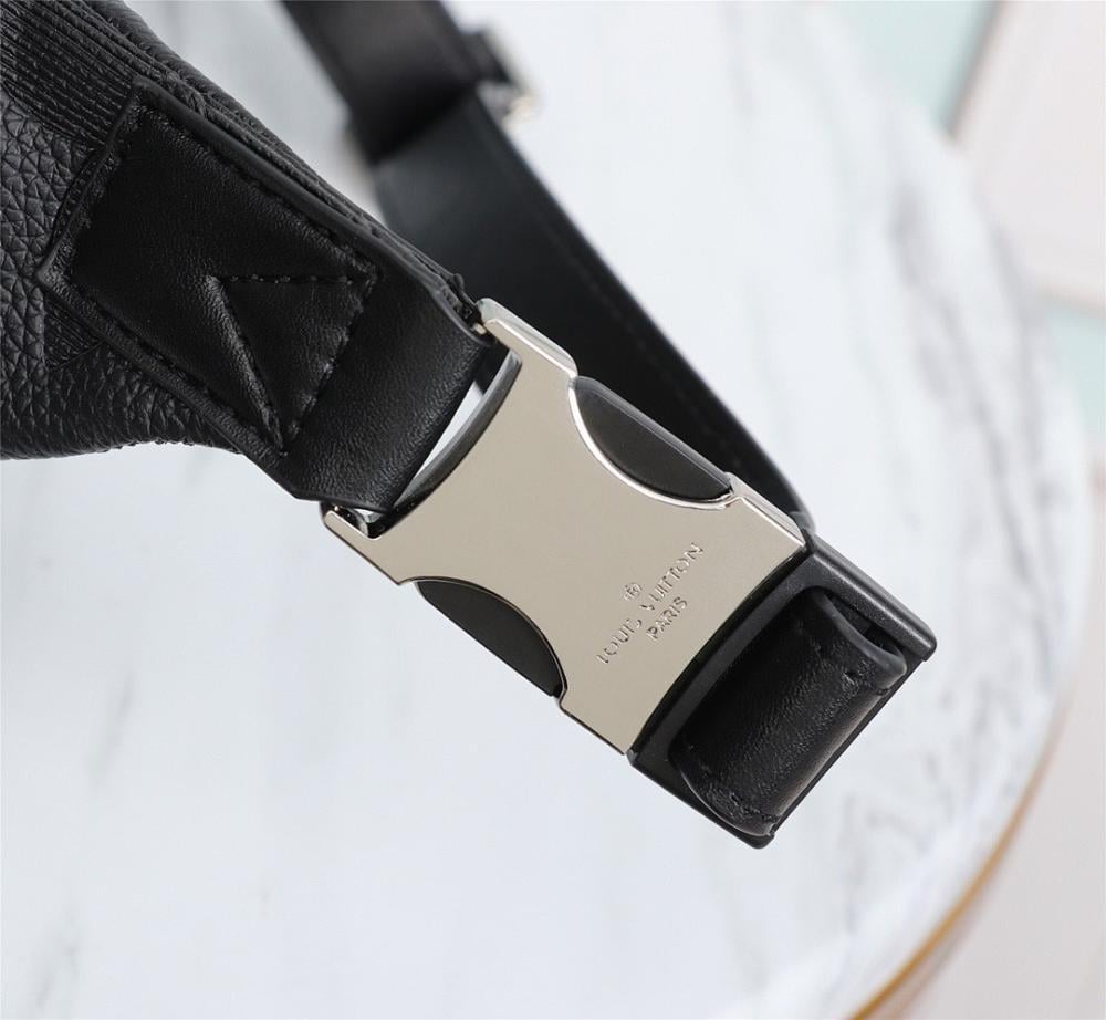 Stylish Calfskin Shoulder Bag – Special Edition