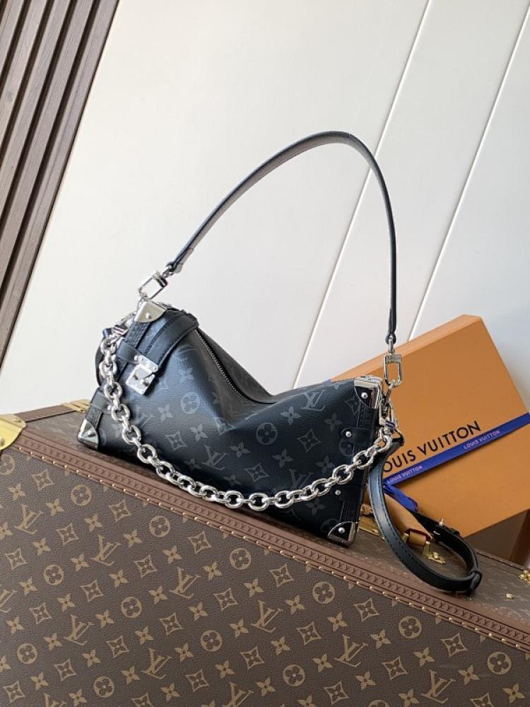 Classic Shoulder Bag