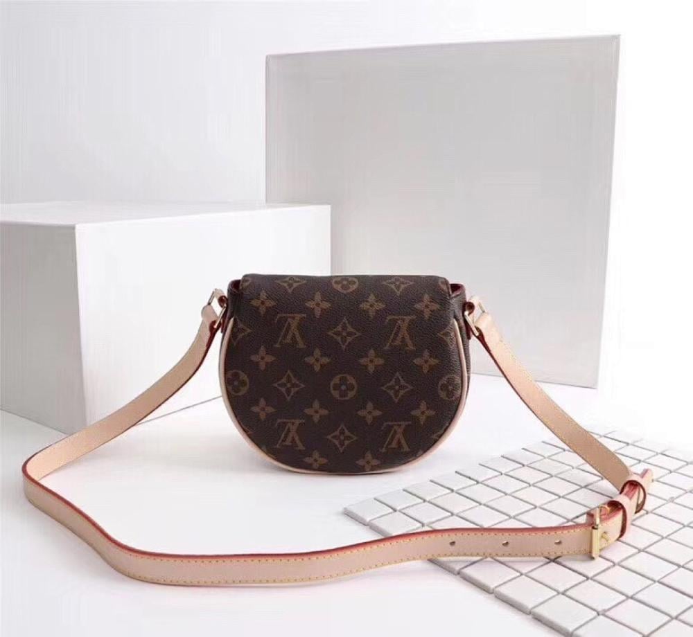 Modern Italian-Inspired Shoulder Bag