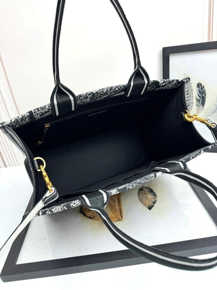 Modern Premium Embroidered Leather Shoulder Bag