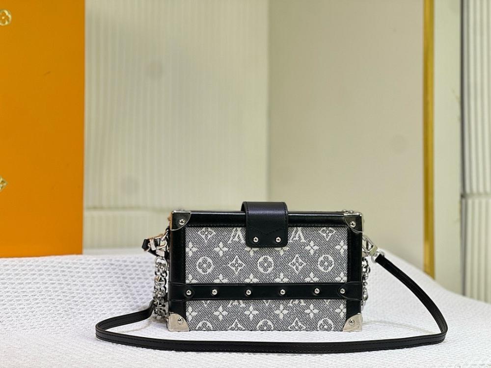 Modern Italian-Inspired Canvas Shoulder Bag