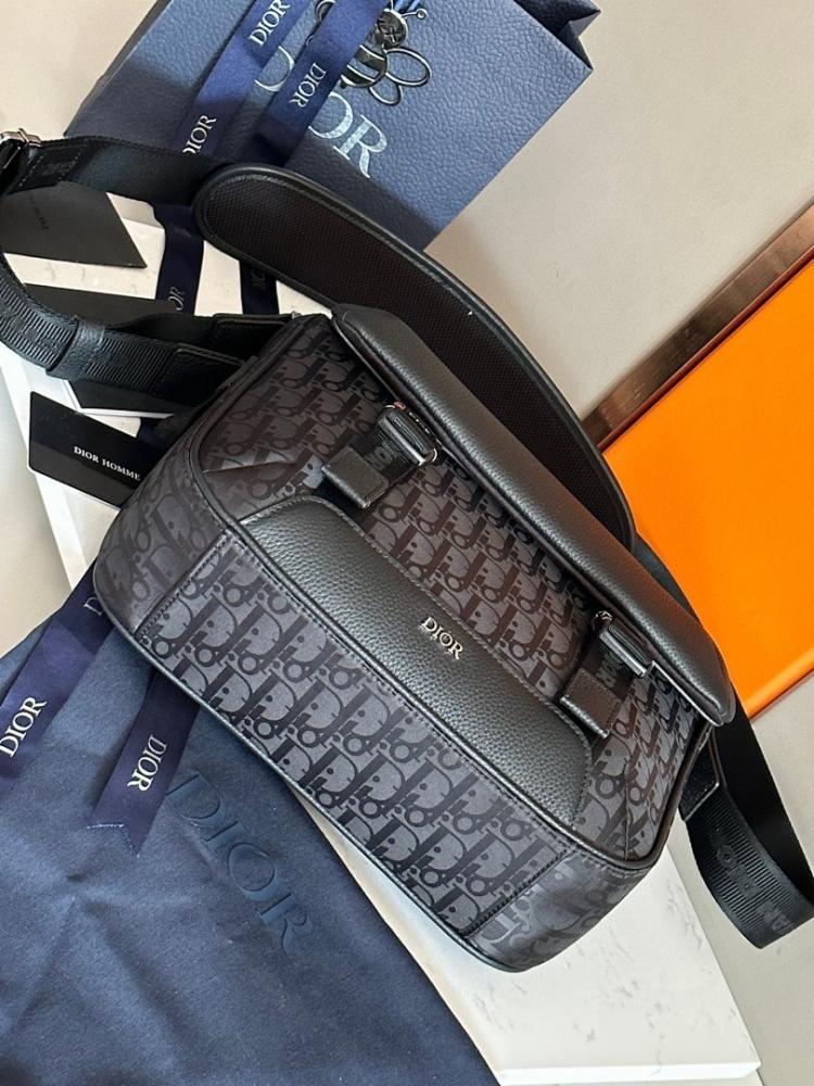 Modern Italian-Inspired Black Quilted Leather Shoulder Bag