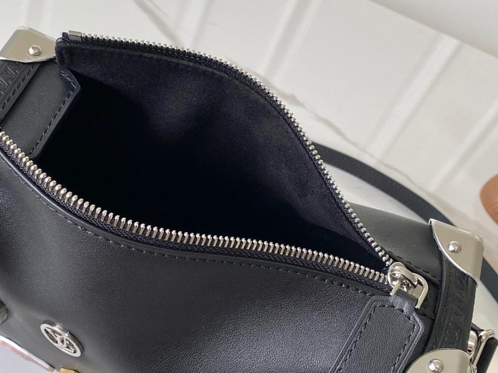 Italian-Inspired Elegant Leather Shoulder Bag