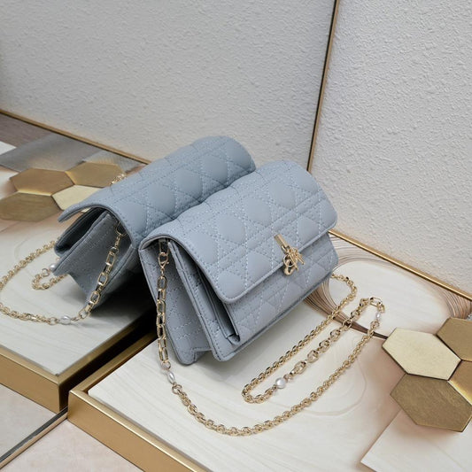 Modern Refined White Embroidered Leather Shoulder Bag