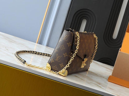 Stylish Monogram Travel Bag – Limited Edition