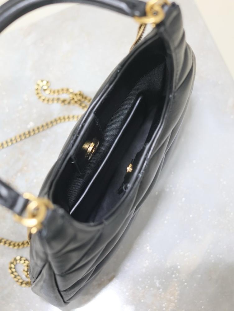 Stylish Lambskin Shoulder Bag – Limited Edition