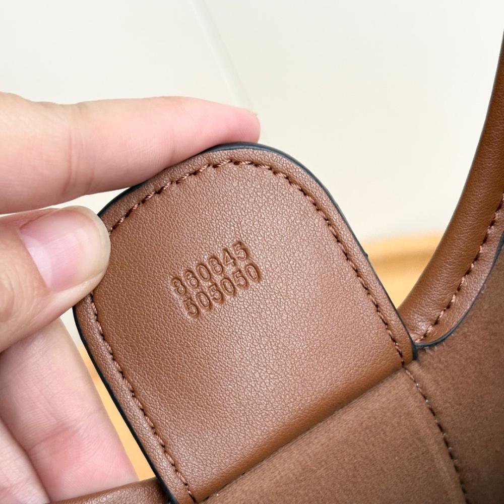 Classic Refined Crossbody Bag