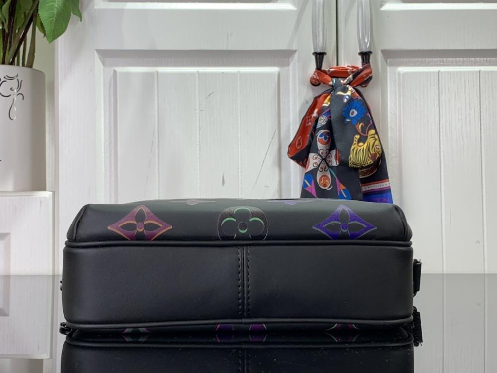 Elegant Shoulder Bag