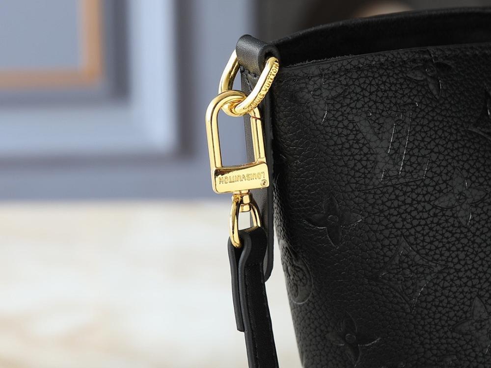 Italian-Inspired Elegant Shoulder Bag