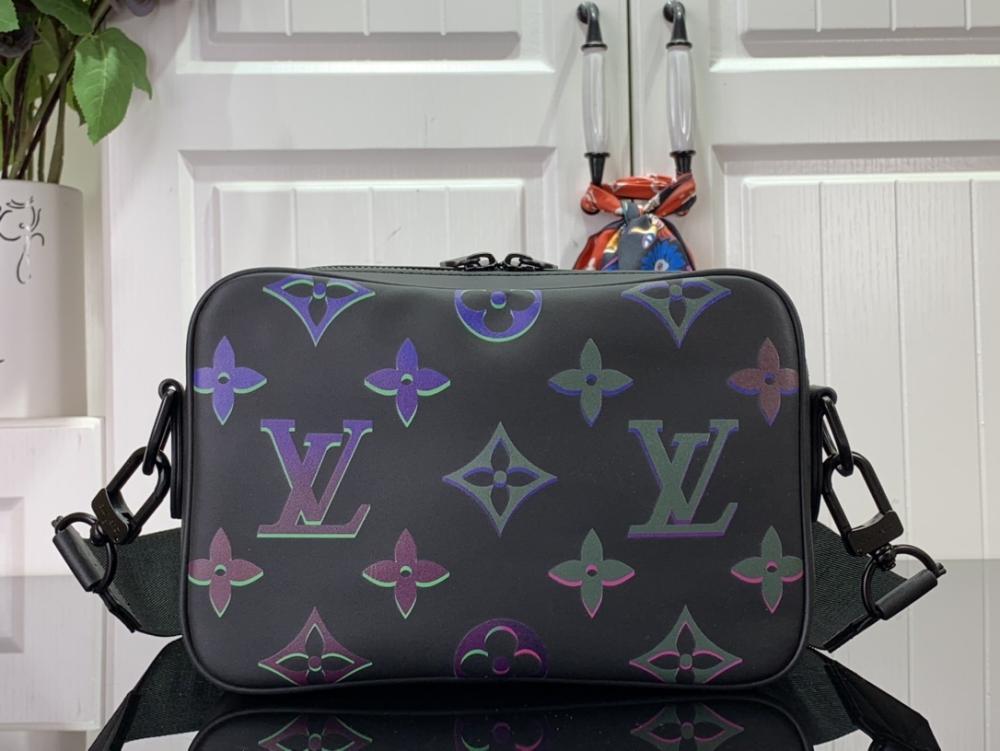 Elegant Shoulder Bag