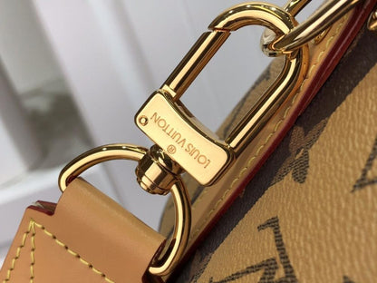 Classic Elegant Travel Bag