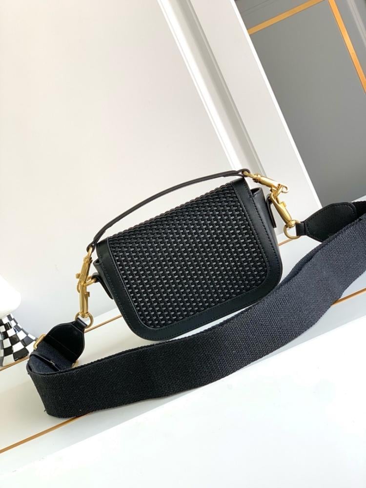 Stylish Refined Gold Woven Shoulder Bag