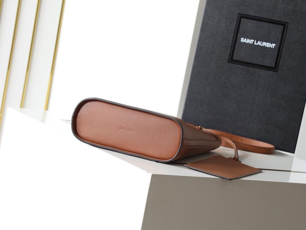 Luxury Stylish Leather Travel Bag – Limited Edition