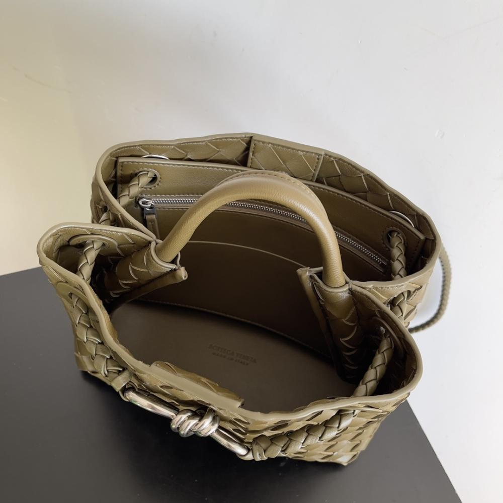 Elegant Leather Top Handle Bag