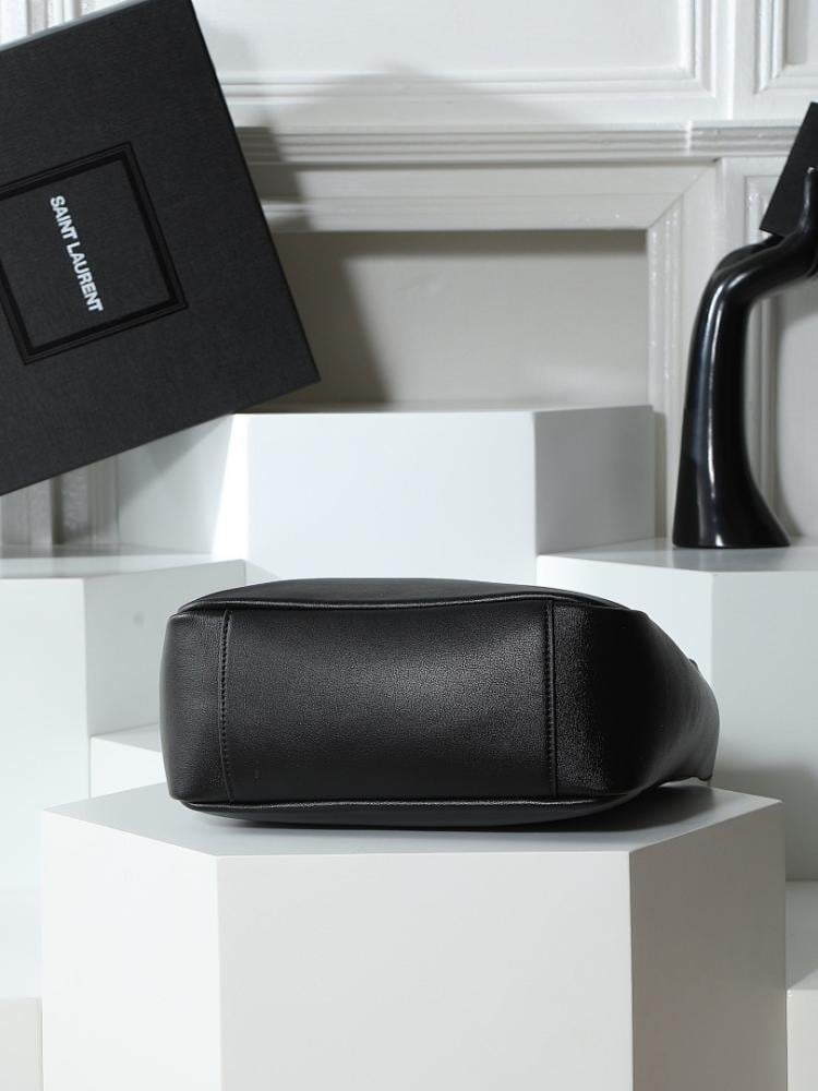 Elegant Refined Leather Bag