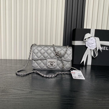 Classic Shoulder Bag