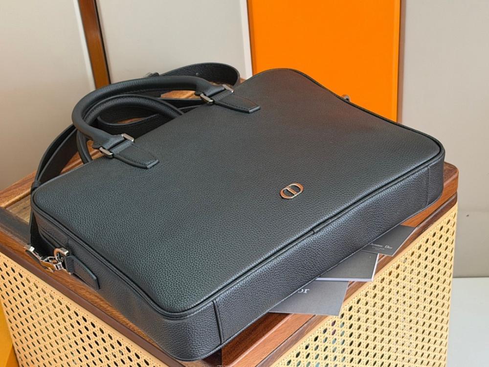 Modern Italian-Inspired Black Leather Crossbody Bag