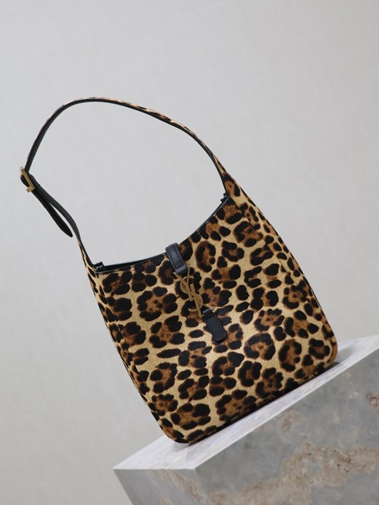 Alma Leather Shoulder Bag