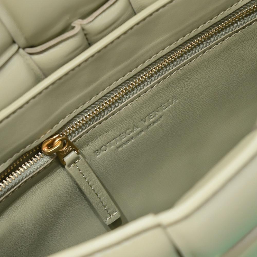 Modern Elegant Gold Lambskin Shoulder Bag