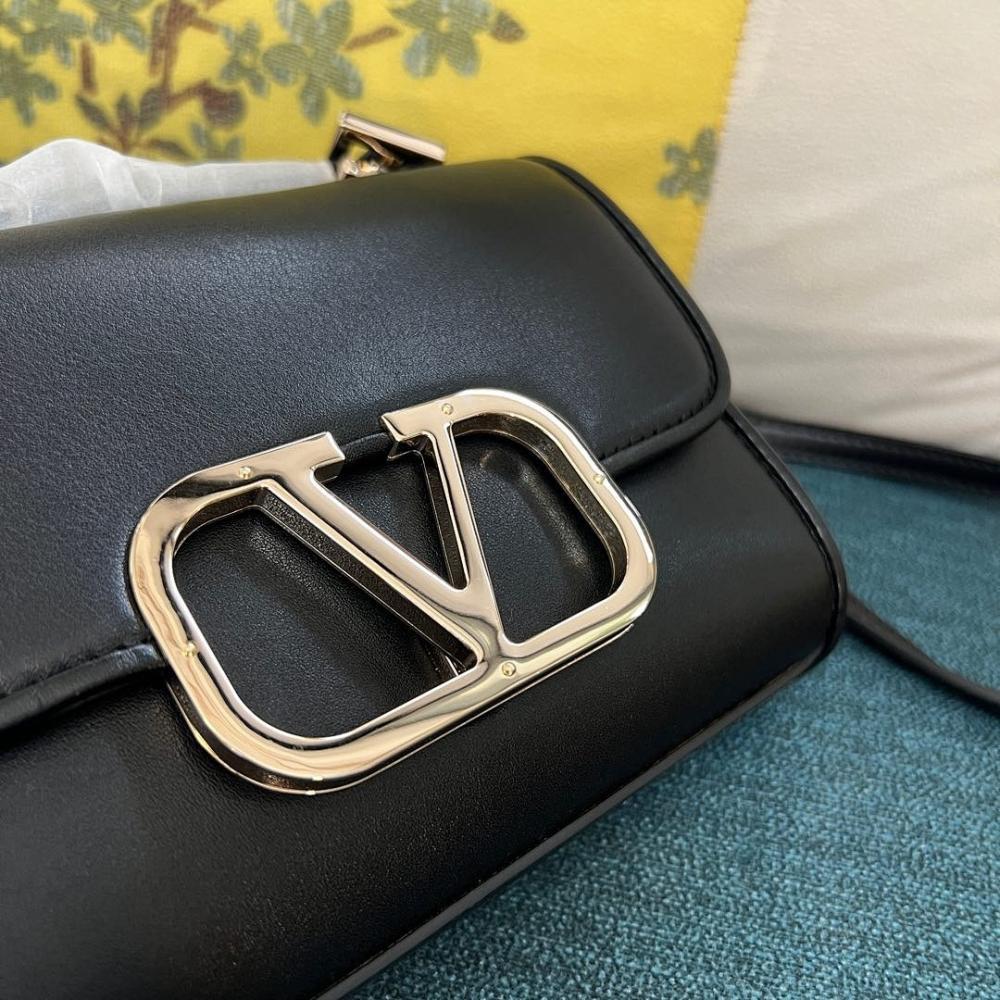 Modern Leather Shoulder Bag – Limited Edition